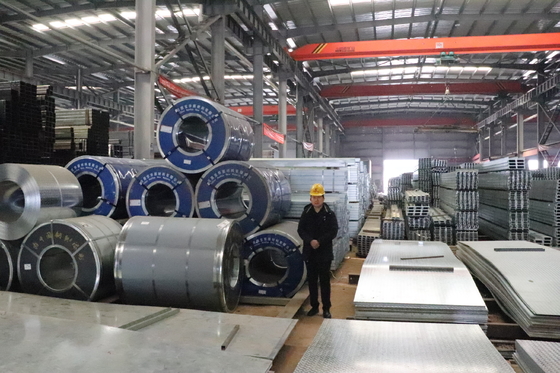1250mm Width Hot-Rolled Galvanized Pattern Plate Customizable for Container and Ship