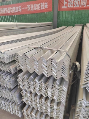 Q195 Q235 Angle Bar with Punching Processing Service and Equal Design