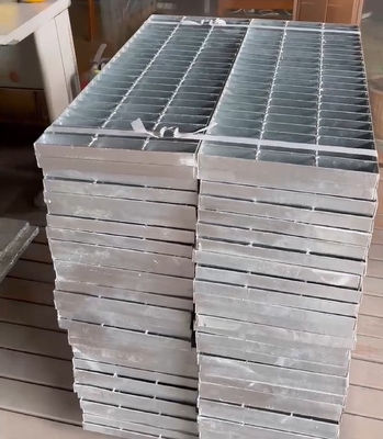 API Certified Hot Dip Galvanized Steel Grates for Sidewalks Upgrade Your Sidewalks