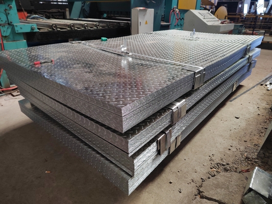 Customizable 40g/m2 Zinc Layer Mid Hard Galvanized Pattern Steel Plate 1.5*1250mm