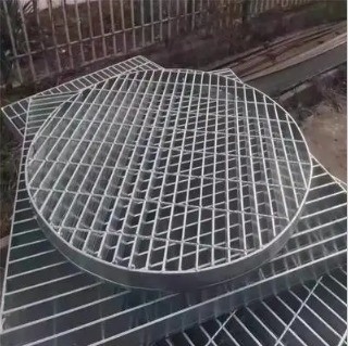 1m x 1m Steel Grating Pigeon Floor Grill with 50mm Cross Bar Pitch Industrial Design