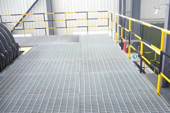 Outdoor Car Parking and Sidewalk Cover Steel Grating Platform with ISO9001 Certificate